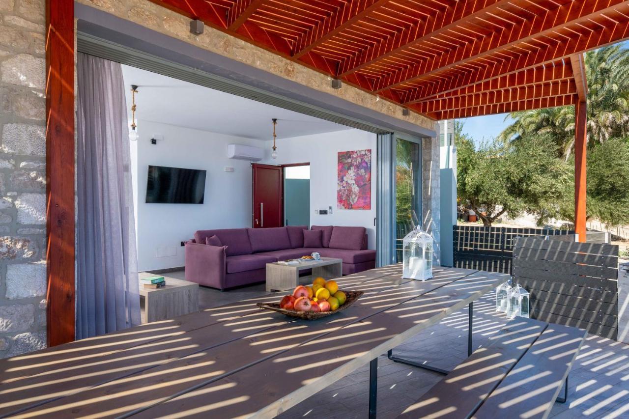 Southrock Villas Lakhania Esterno foto