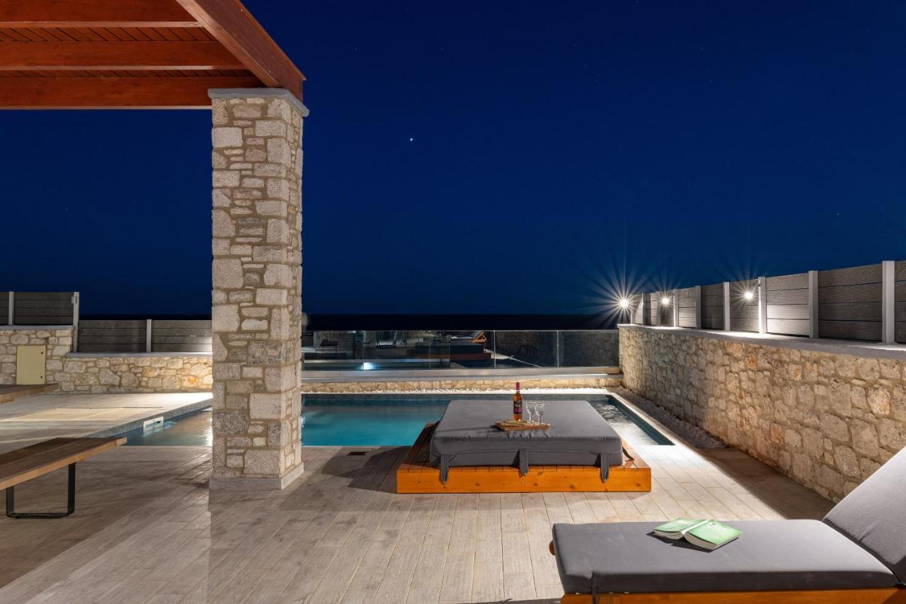 Southrock Villas Lakhania Esterno foto