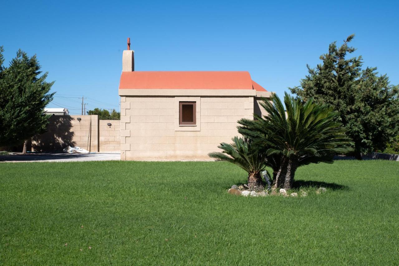 Southrock Villas Lakhania Esterno foto