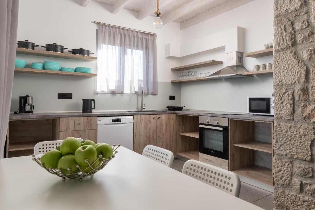 Southrock Villas Lakhania Esterno foto